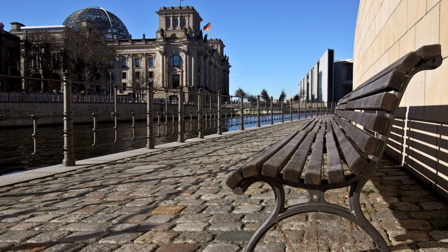 Spreeufer mit Reichstag Spreeufer mit Reichstag